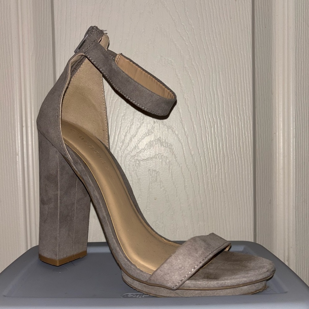 Tan/Gray Women's Heels